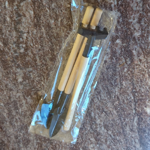 Free with purchase- mini Gardening tools NWT - Picture 4 of 4